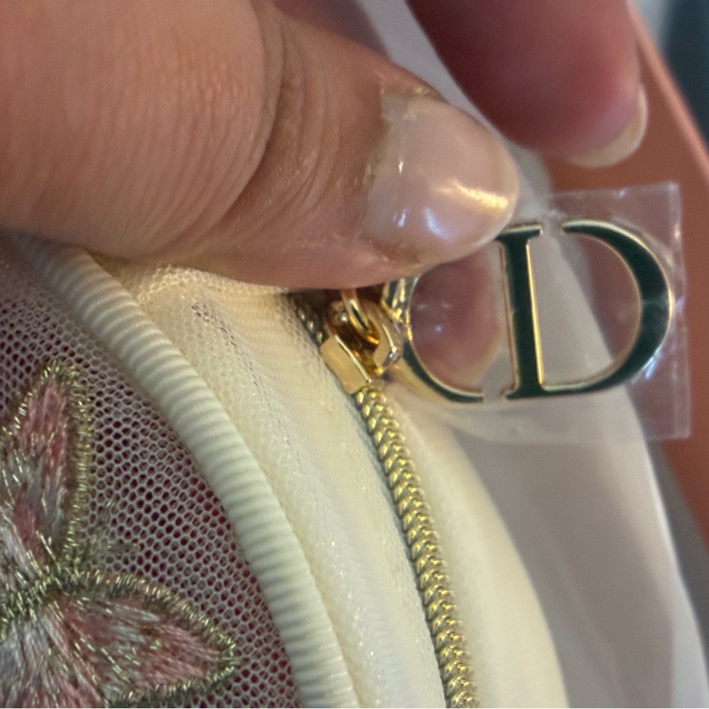 Dior Embroidered Butterfly Round Cosmetic Case in Pink and Gold - Picture 6 of 10